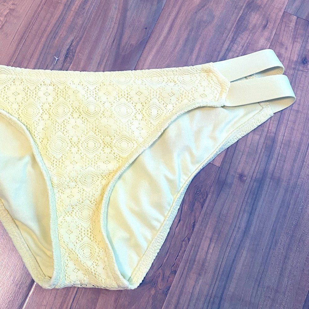 Mossimo Lemon Yellow Crochet Bikini Bottom size XL